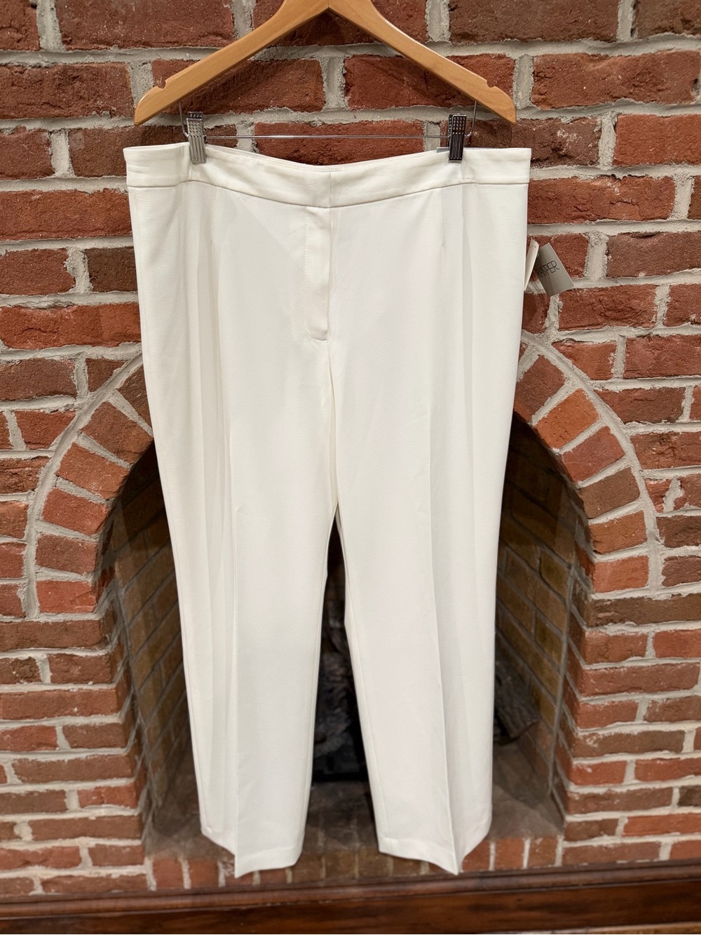 Kasper Off-White Straight-Leg Pull-On Trousers